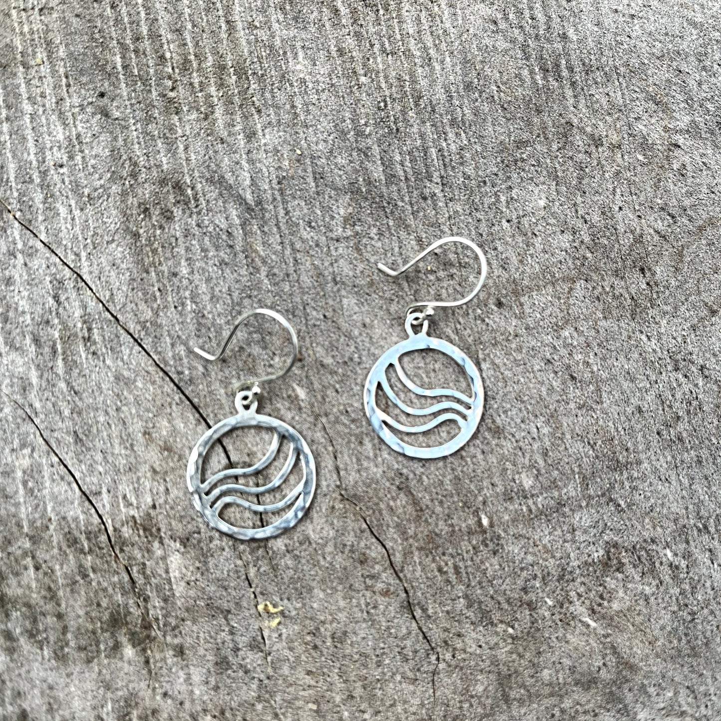 Hammered sterling silver circular earrings with ripples 