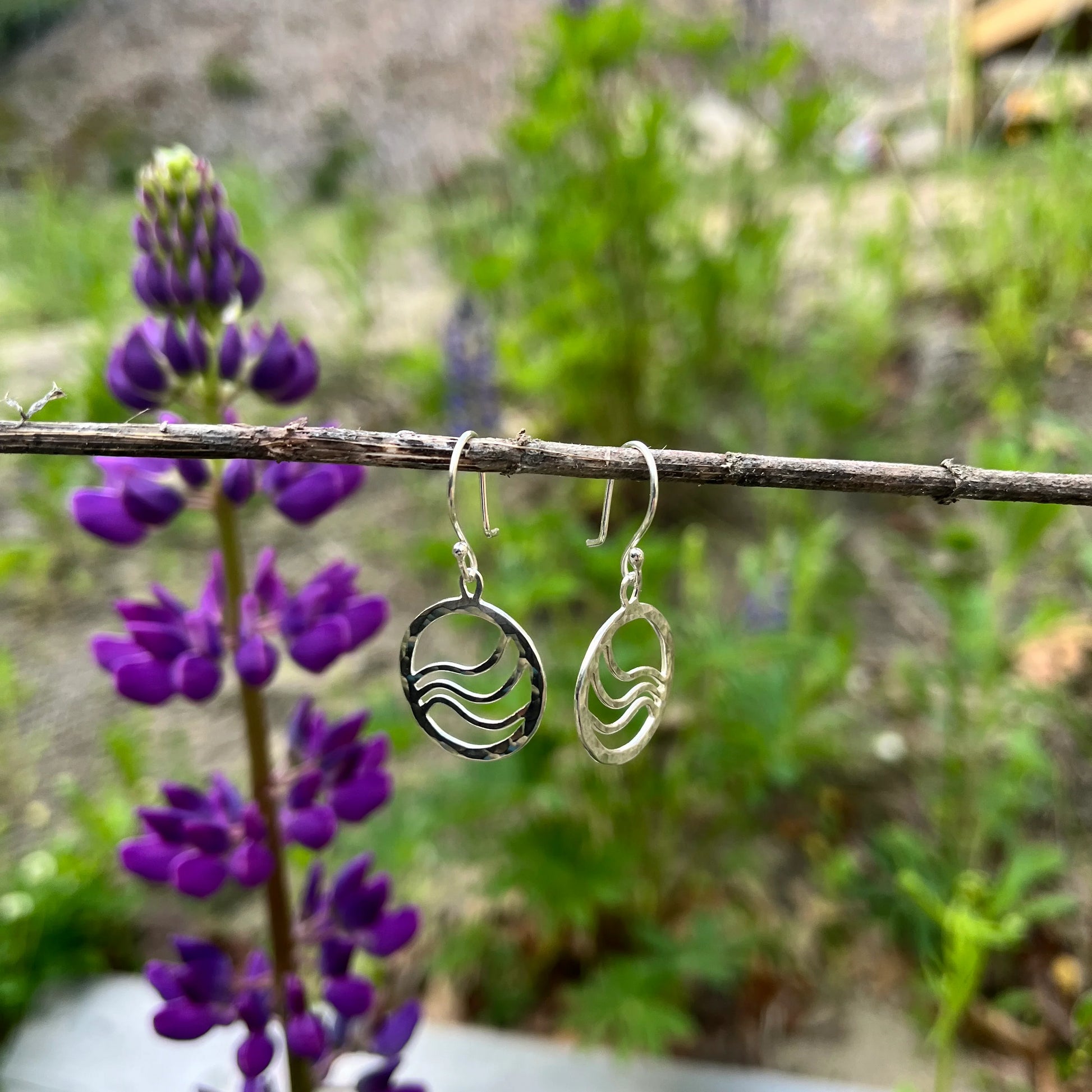 Hammered sterling silver circular earrings with ripples 